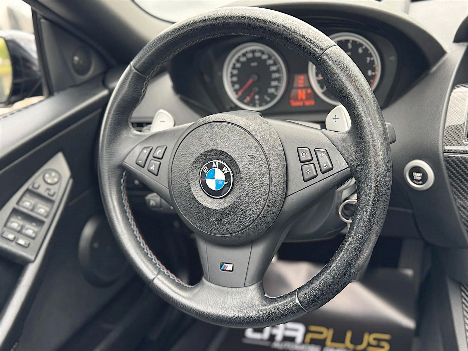 Fahrzeugabbildung BMW M6 Cabrio 5.0 V10 SMG Carbon *Head Up*Bi-Xenon*
