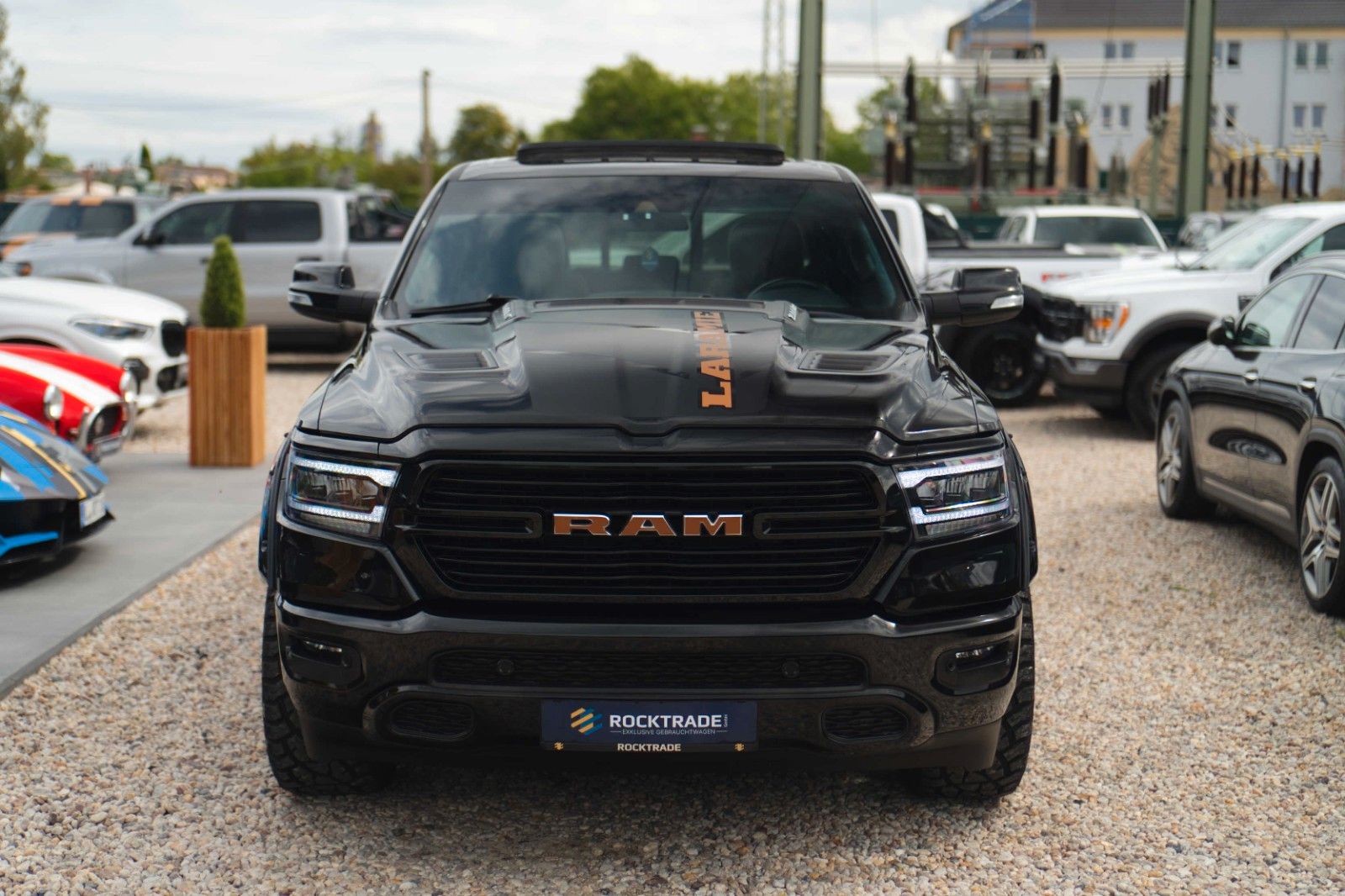 Fahrzeugabbildung Dodge RAM 5.7 V8 HEMI 4x4 Night LARAMIE LONGBED 19%