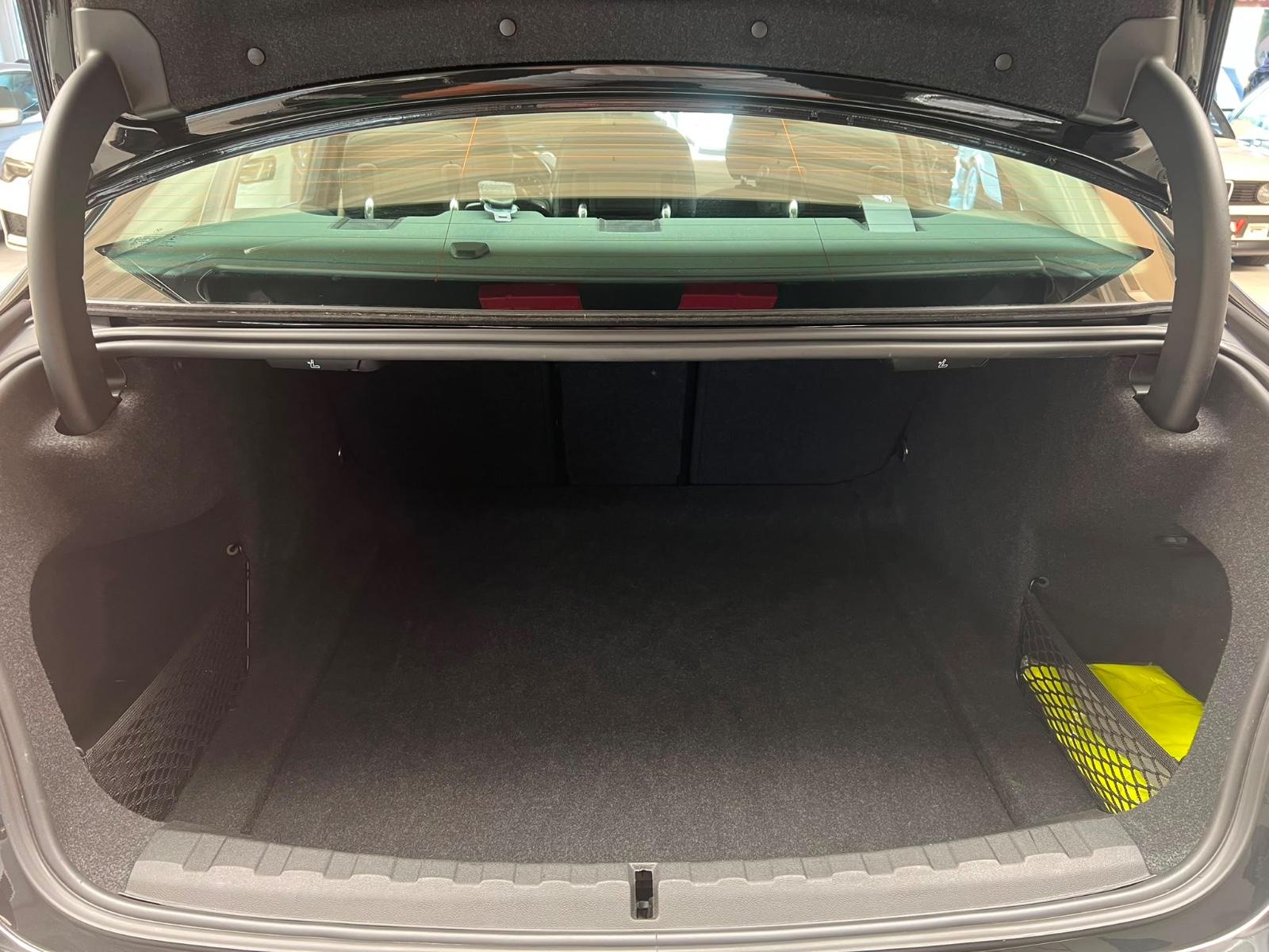 BMW 330 i Advantage Automatik /NAVI/SHZ/MULTI/TOP