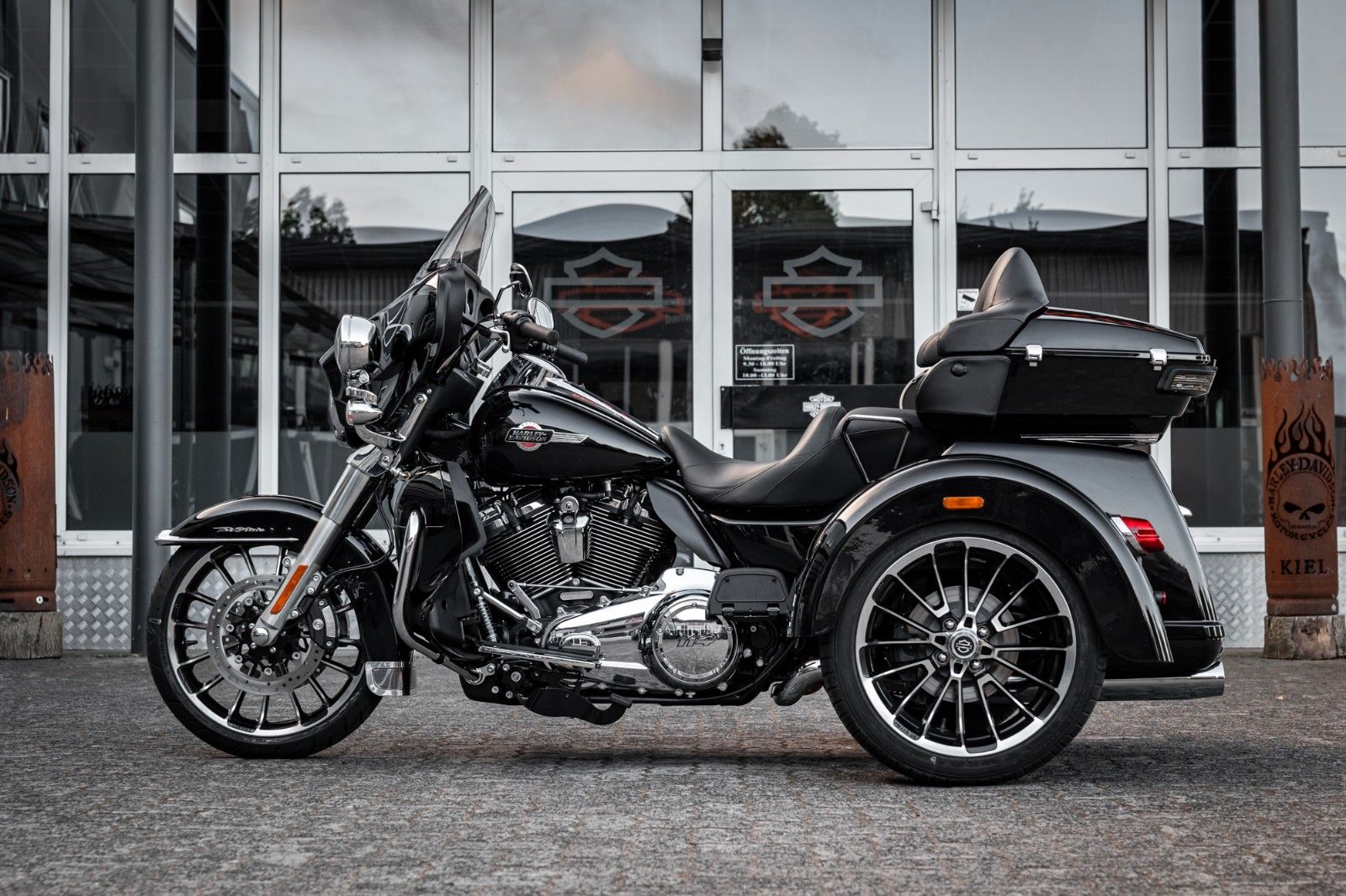 Fahrzeugabbildung Harley-Davidson TRI GLIDE ULTRA TRIKE 114 MY25 FLHTCUTG VORFÜHRF