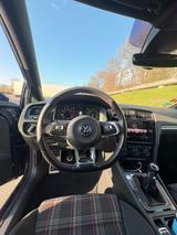 Volkswagen Golf 2.0 GTI Performance *8Fach-bereift*Panorama - Volkswagen Golf: 8