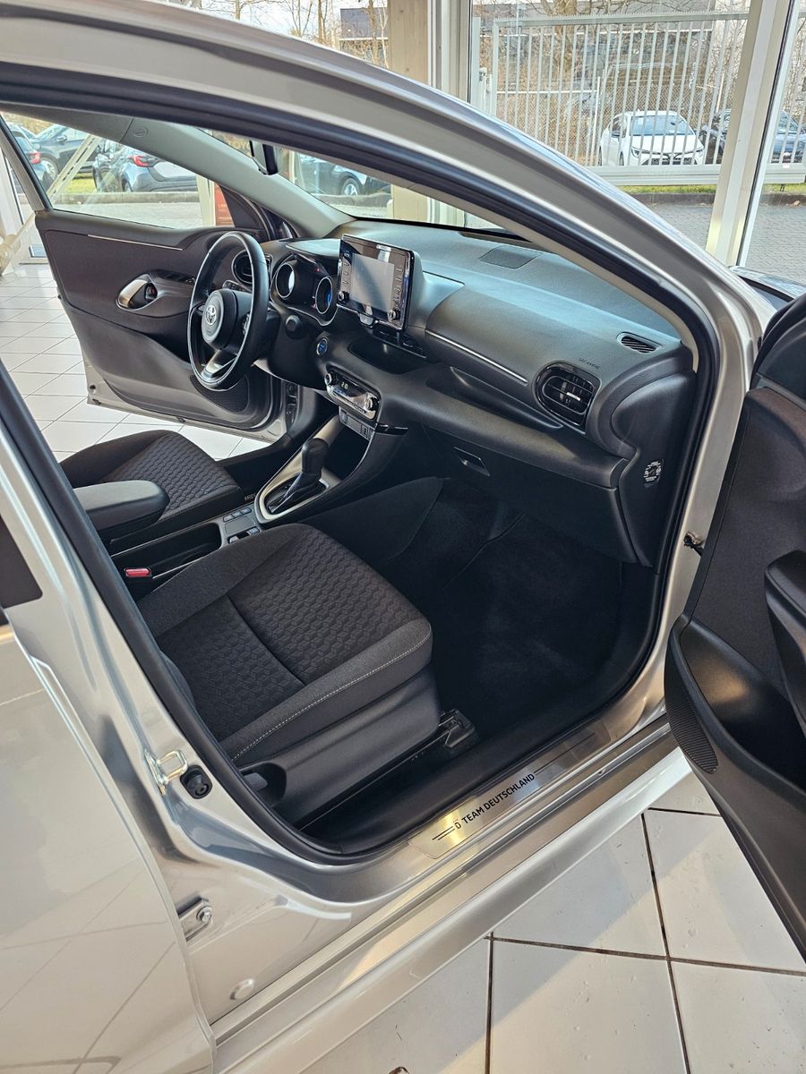 Fahrzeugabbildung Toyota Yaris Hybrid Team Deutschland / Comfort-Paket