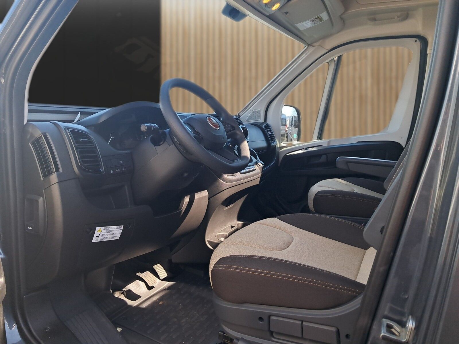 Fahrzeugabbildung Forster Vantasy FV599HB Autom. 140PS