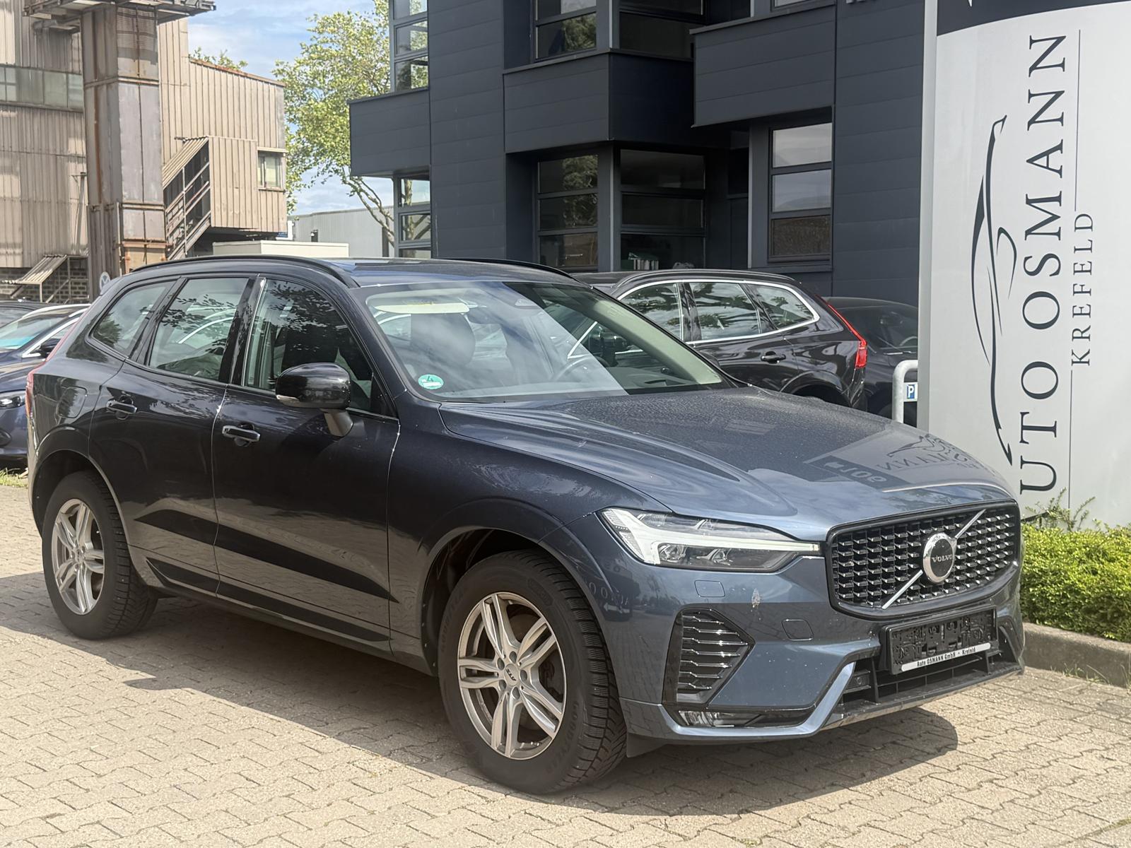 Volvo XC60 B5 D AWD Ultimate Dark ACC / PANO / RFK