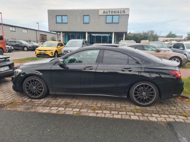 Mercedes-Benz 200 CLA -Klasse AMG Paket Navi LED Leder