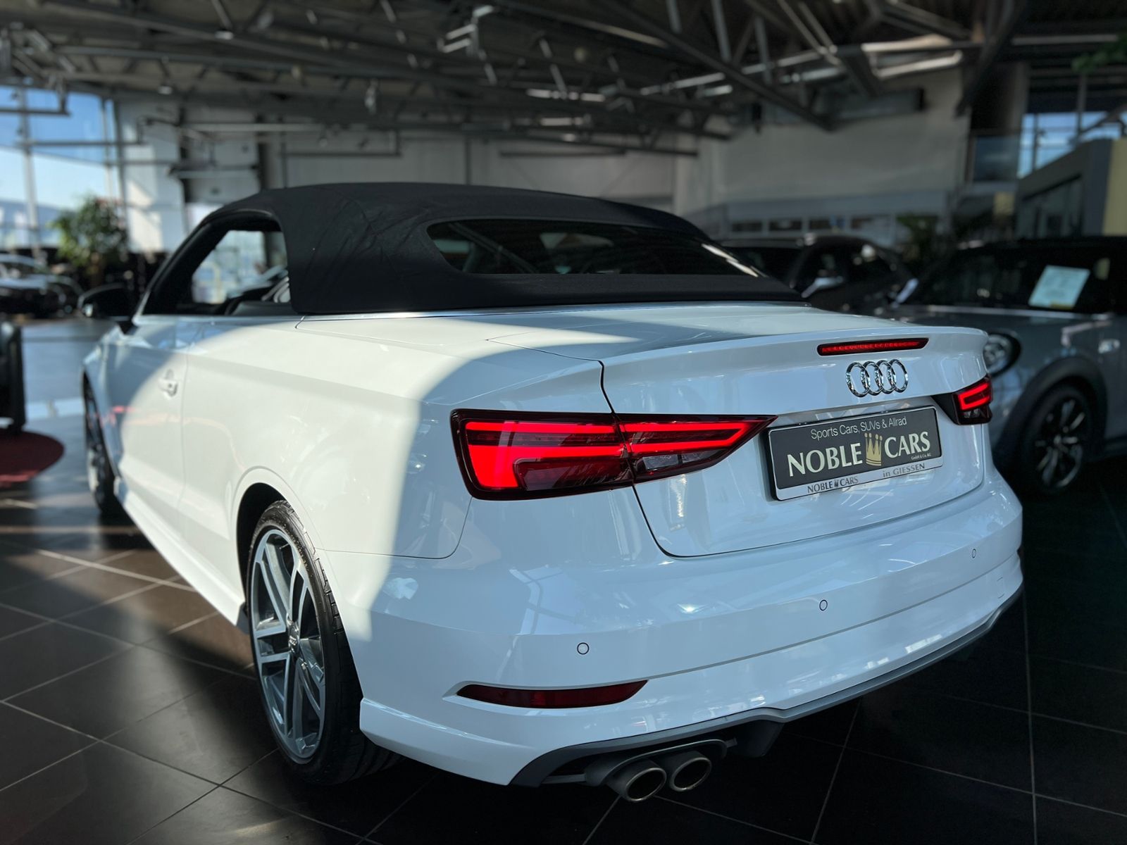 Fahrzeugabbildung Audi A3 Cabriolet S line sport LED NAV SHZ PDC 18"