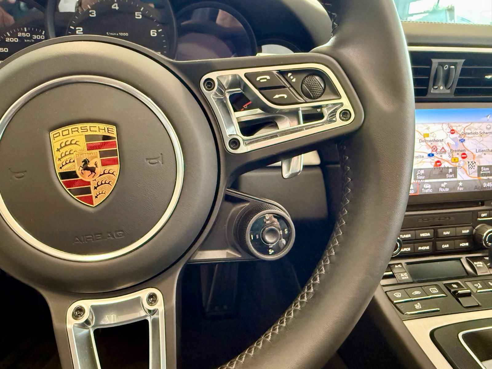 Fahrzeugabbildung Porsche 911 991 Targa 4 PDK SportChrono/BOSE/Kamera/DAB