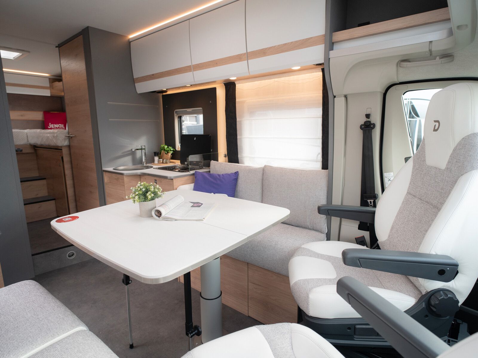 Fahrzeugabbildung Dethleffs Just Camp Active T 7052 EBL Navi Kamera, Markise