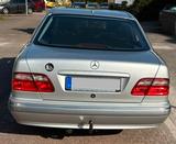Mercedes-Benz E 240 ELEGANCE Top Zustand - Mercedes-Benz E 240: Elegance