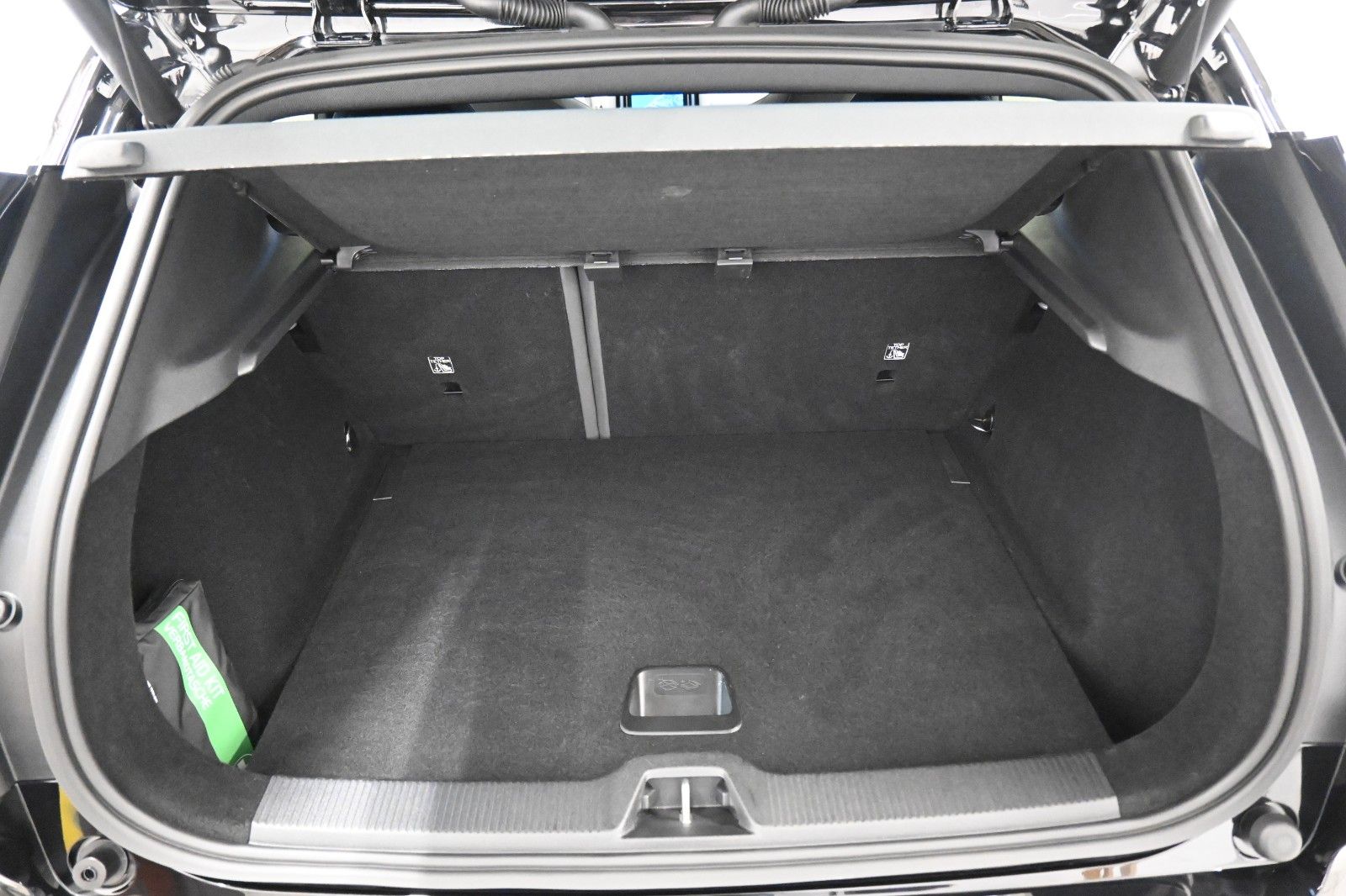 Fahrzeugabbildung Volvo EX30 Single Motor Extended Range Plus ACC