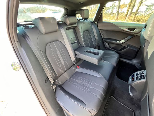 Leon Sportstourer VZ 1.4 e-Hybrid *Matrix/Pano*