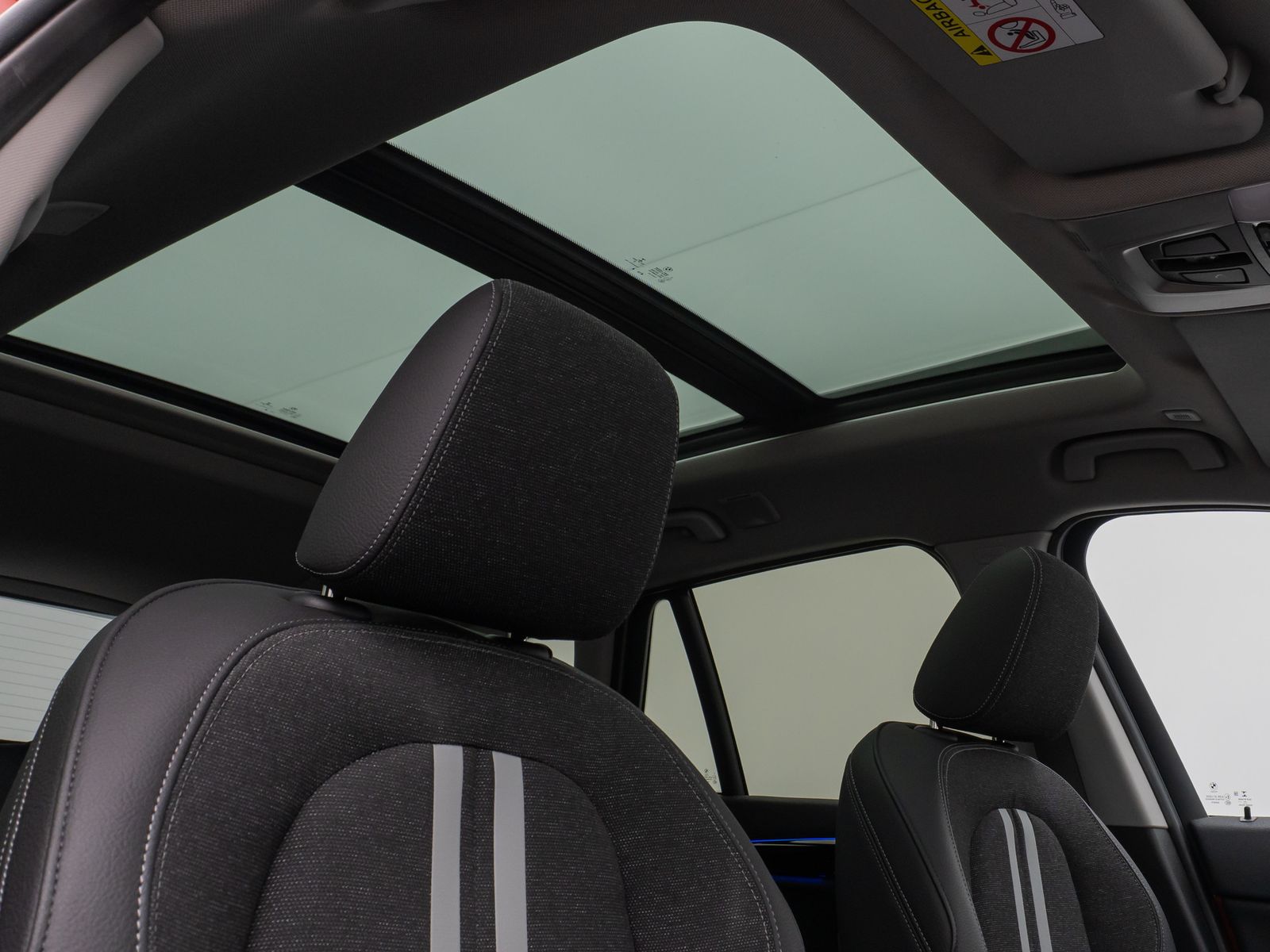 Fahrzeugabbildung BMW X1 xD20d Sport Line Panorama Kamera HUD DAB AHK