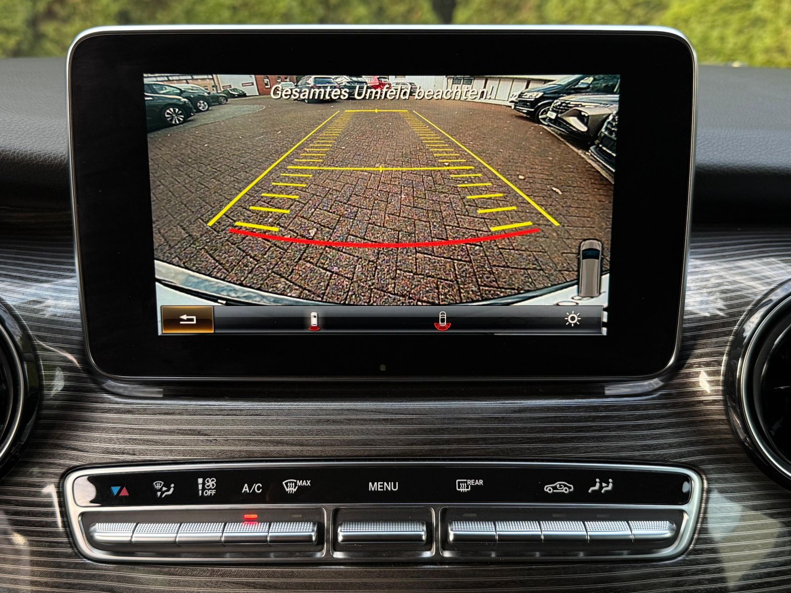 Fahrzeugabbildung Mercedes-Benz V 300 d 9G Avantg Extralang LED+SHZ+KAM+LEDER+8S