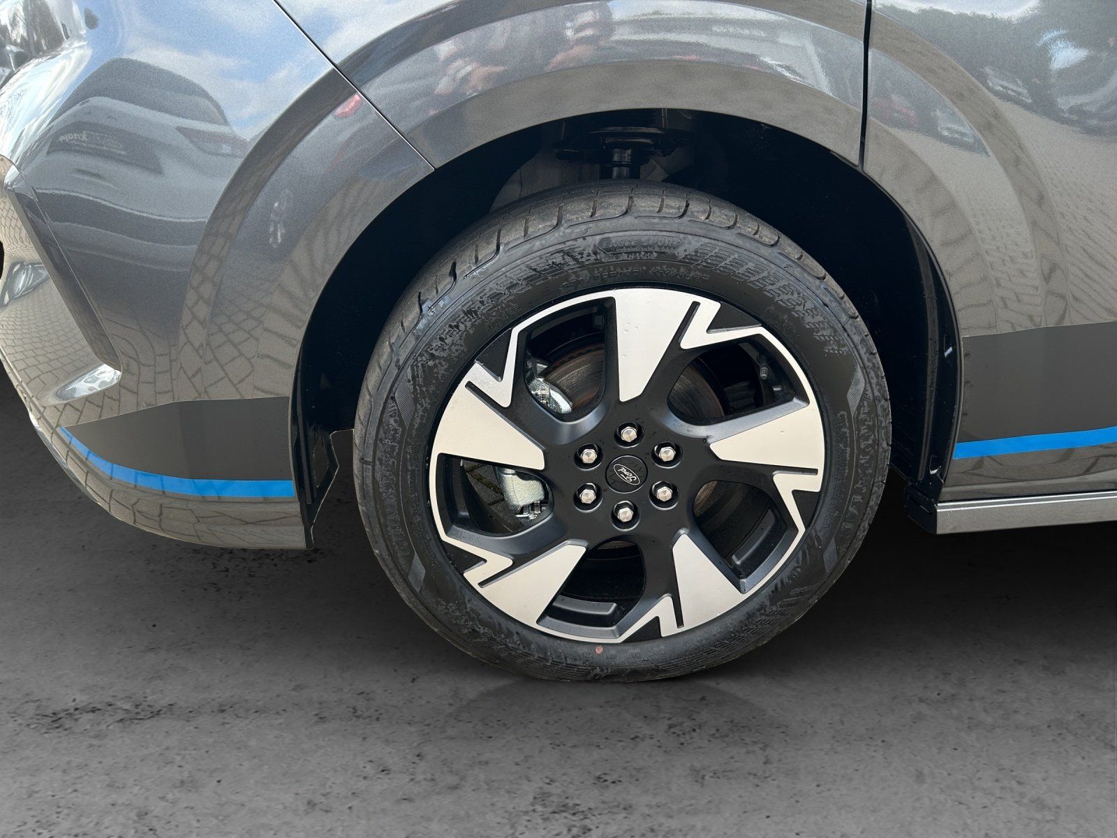 Fahrzeugabbildung Ford Tourneo Custom Sport L1  FGS 3.-5 Jahr