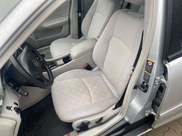 Bild 17 Mercedes-Benz C 180 C Lim. Kompressor AT*KLIMAAT*TMPOM*KAMERA*
