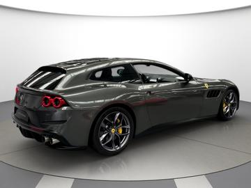 2017 Ferrari GTC4LUSSO — фото 9
