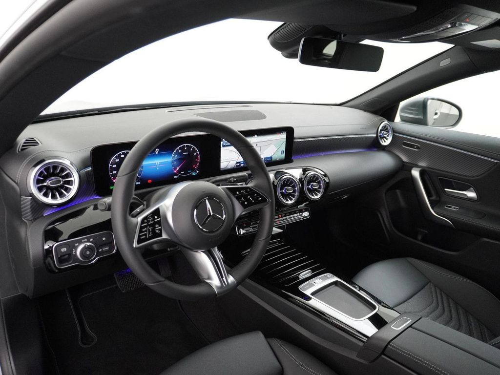 Mercedes-Benz CLA 180 Shooting Brake Star Edition Luxury Line