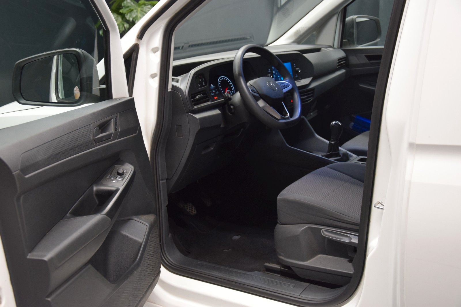 Fahrzeugabbildung Volkswagen Caddy Cargo Basis Kasten Klima PDC 1. Hand