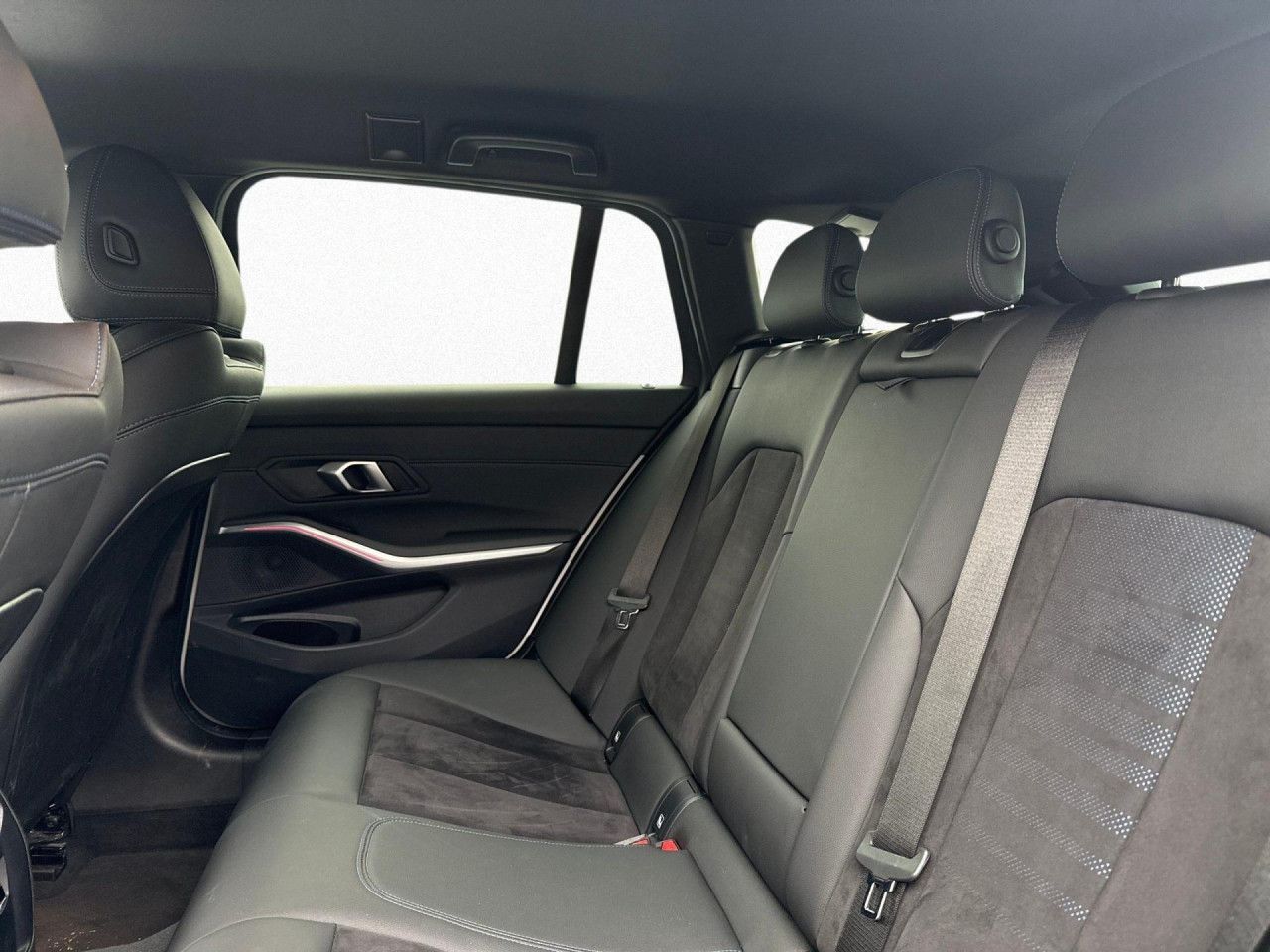BMW 320i Touring M Sport AdapLED,ACC,HIFI,Memory,DA+ foto 13