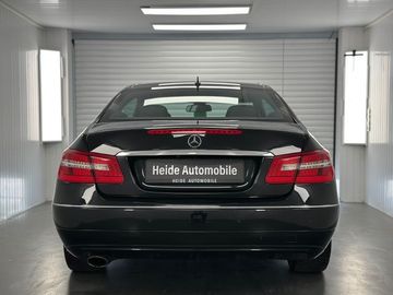 Mercedes E 200 - 9