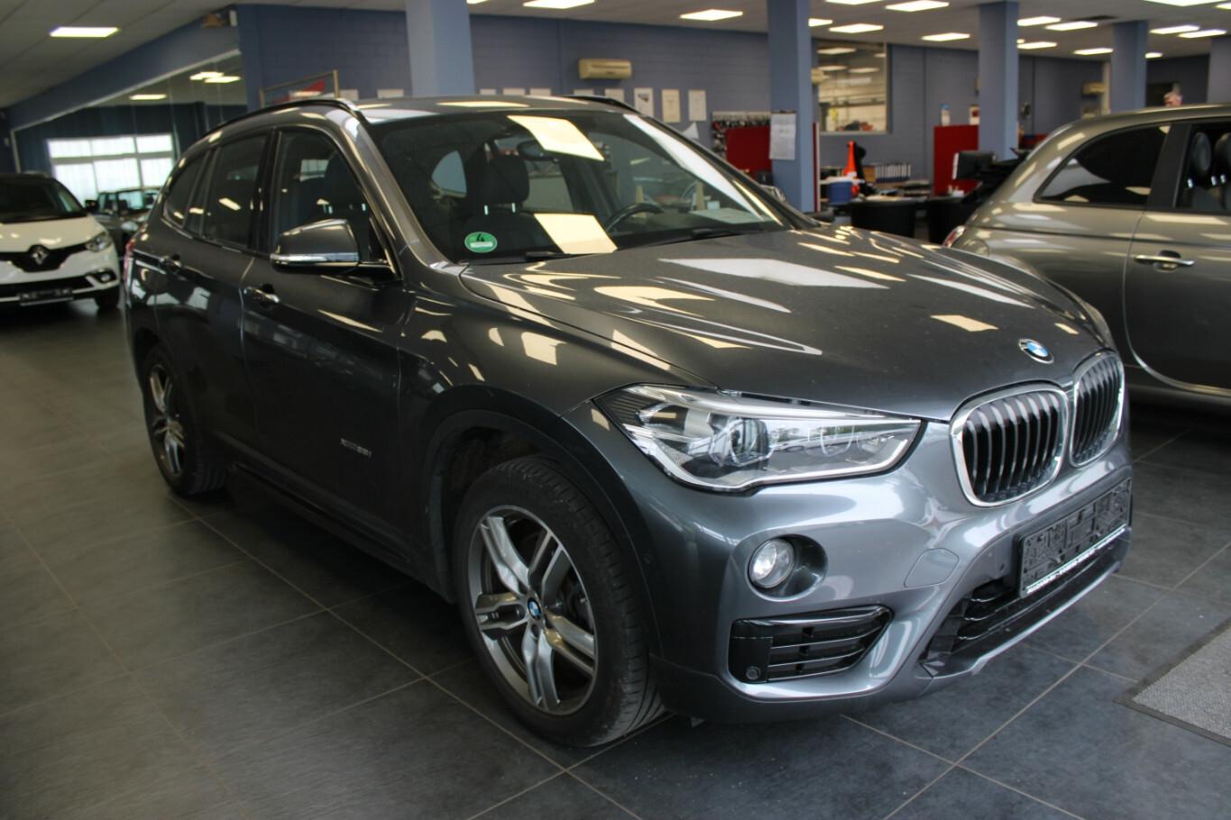 BMW X1 xDrive25i Aut. Sport Line - Head-Up -