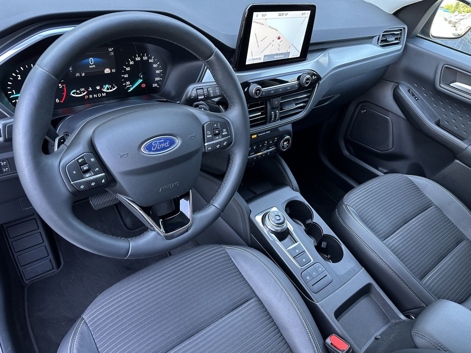 Fahrzeugabbildung Ford Kuga 2.0 EB 4x4 Titanium X NAV+LED+AHK+B&O+17ZO
