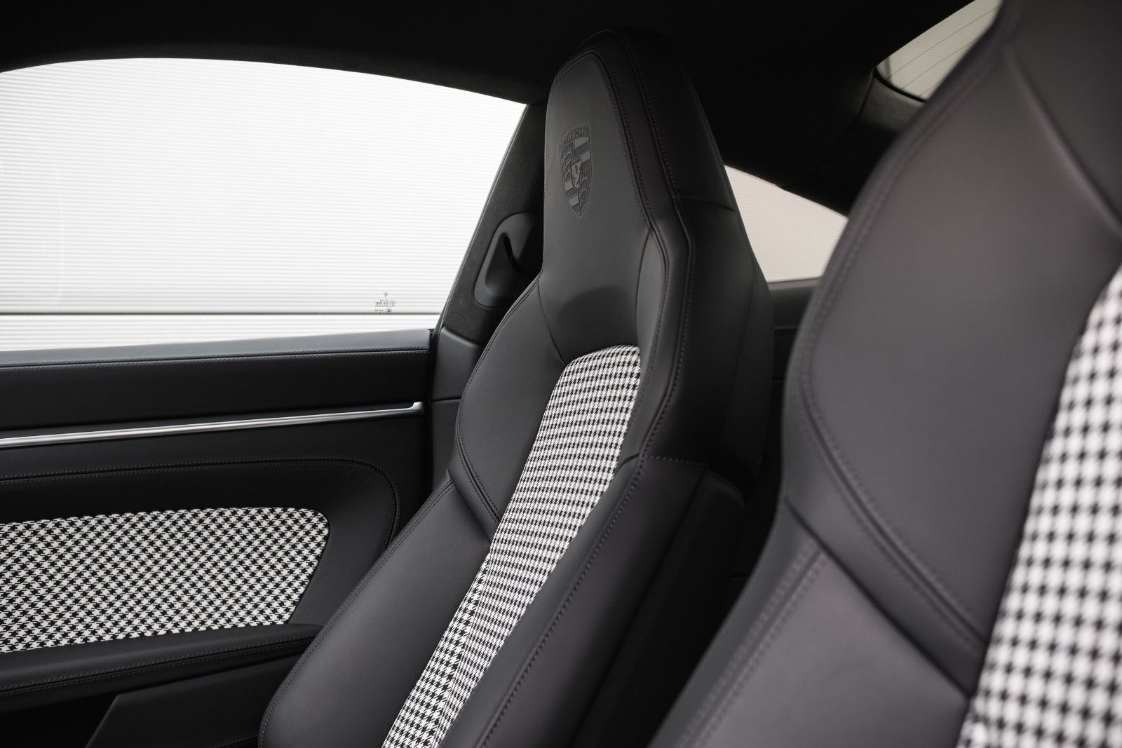 Fahrzeugabbildung Porsche 992/911 Turbo S-Heritage Paket-Nachtsicht-LED