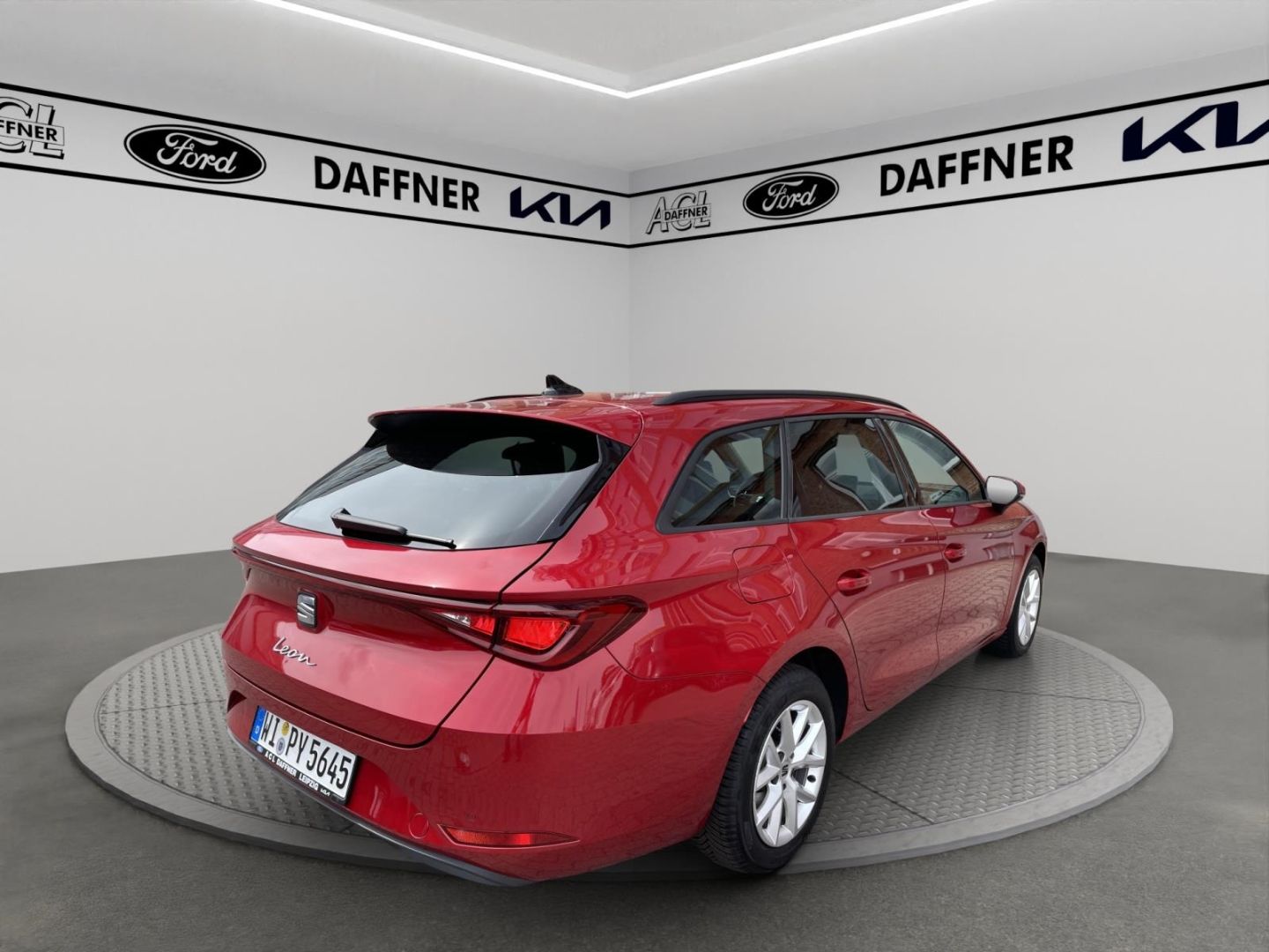 Fahrzeugabbildung SEAT Leon Sportstourer 1.5 Road Edition SpurhalteASS