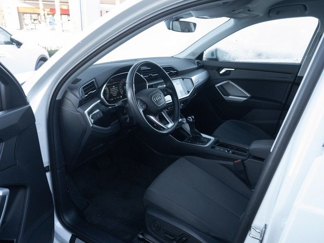 Q3 45 TFSI e S line AHK+MATRIX+RFK+NAVI