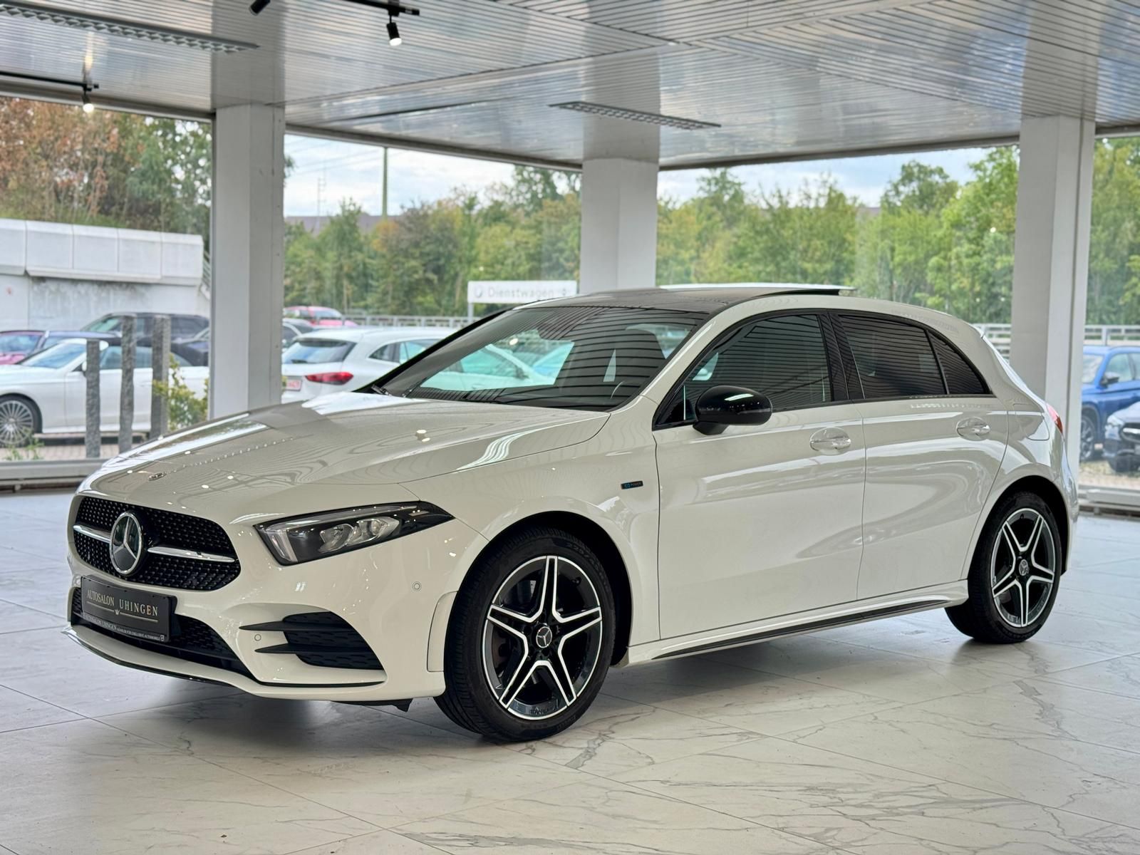 Mercedes-Benz A 250 e 3x AMG*WIDE*PANO*DISTR*STDH*HUD*KAM*VOLL