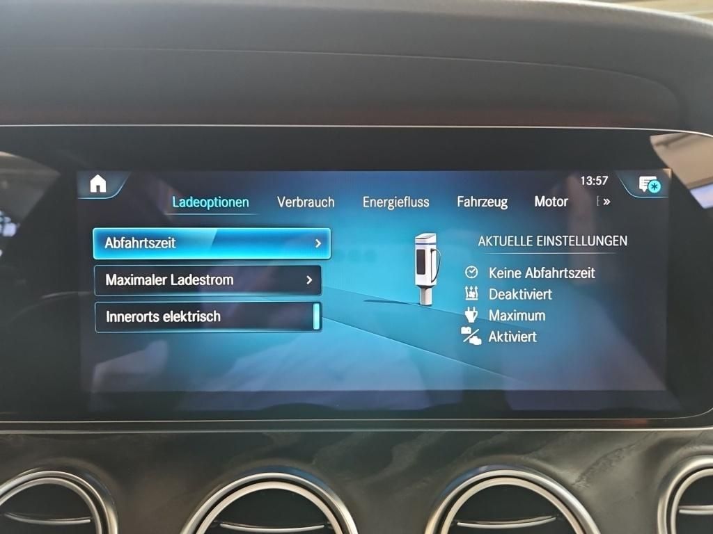 Fahrzeugabbildung Mercedes-Benz E 300 de T 4M AHK ACC Memo HUD LED KeyLess 360°