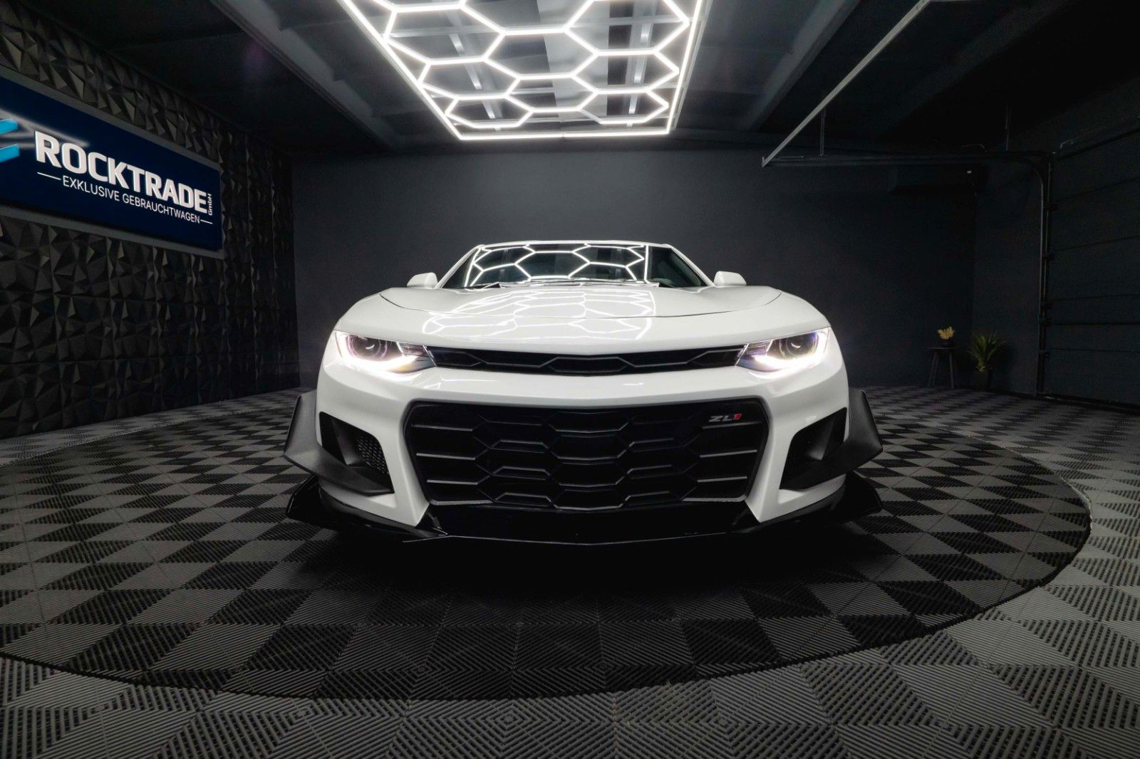 Fahrzeugabbildung Chevrolet Camaro 2.0 Turbo Coupe ZL1 Package *CarPlay*LED*
