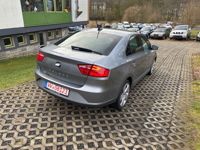 Seat Toledo Style Navi SHZ sehr sauber Limousine