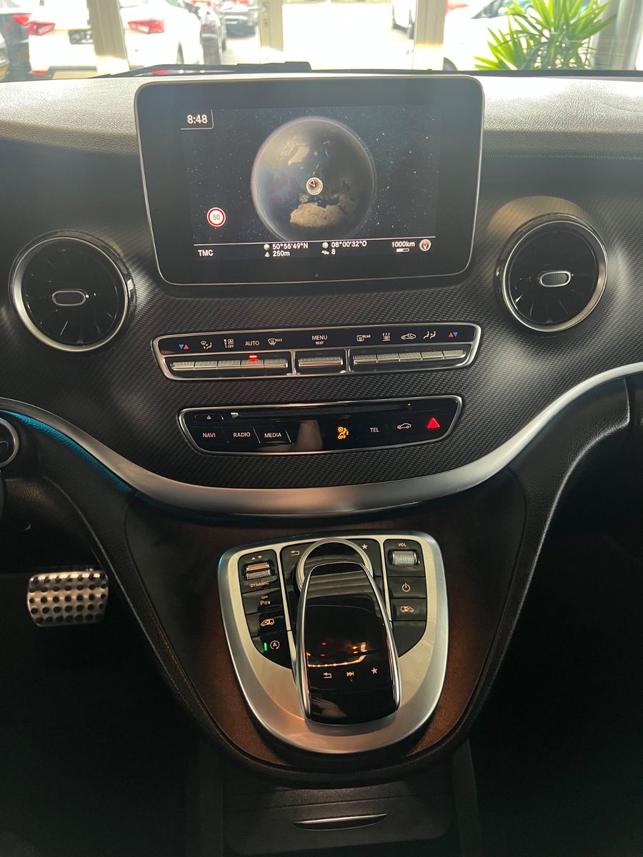 Fahrzeugabbildung Mercedes-Benz V 250 d EDITION AMG LINE kompakt *7.SITZER*