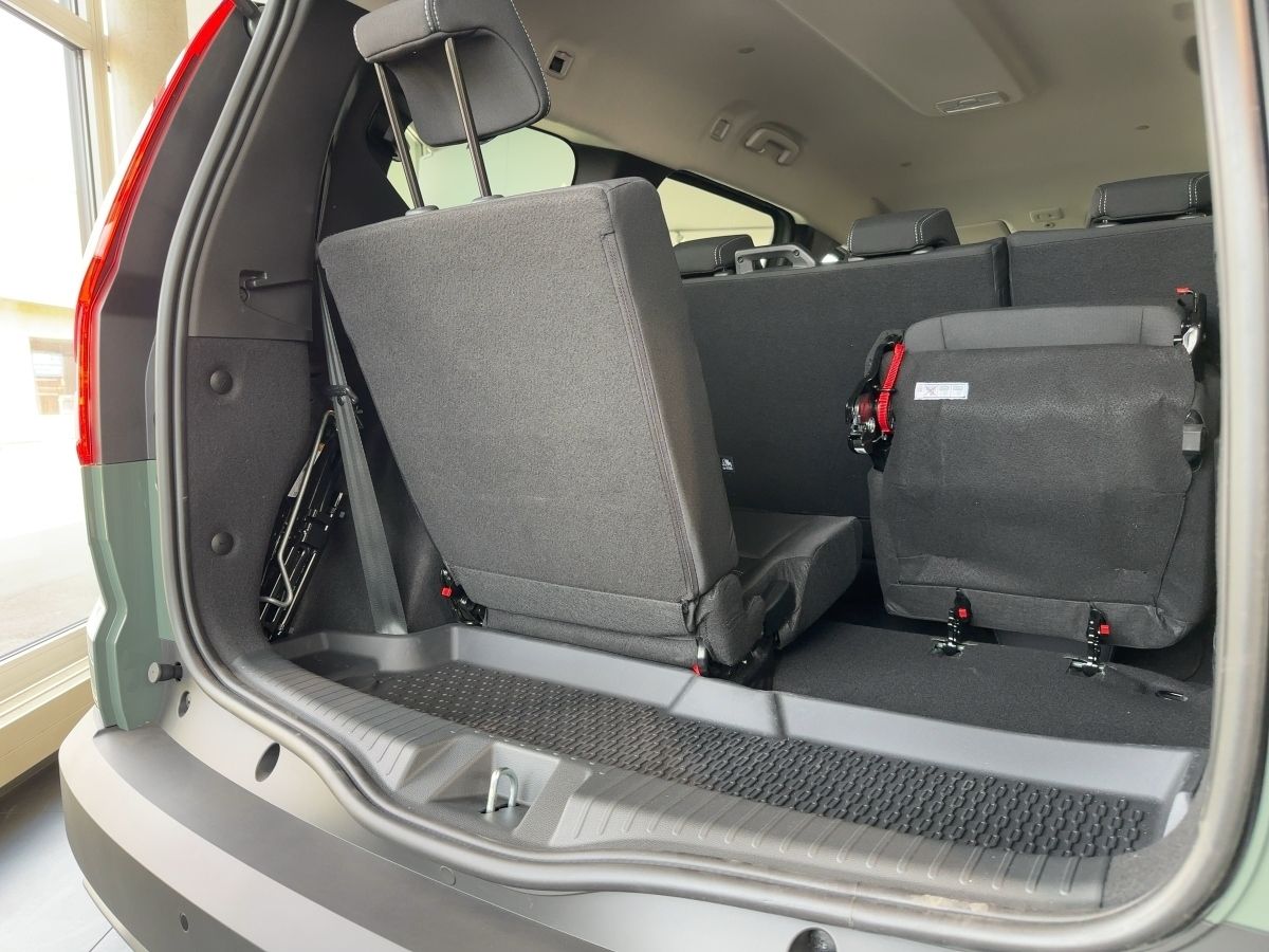Fahrzeugabbildung Dacia Jogger Extreme+ TCe 110 7-Sitzer Navi SHZ Kamera