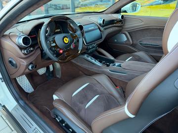 2020 Ferrari GTC4LUSSO 缩略图 15