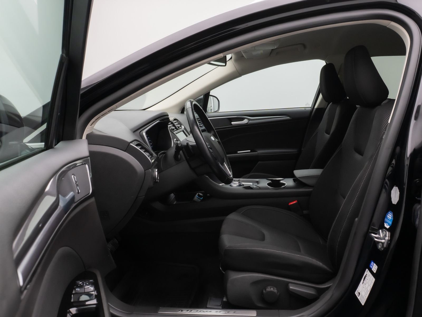 Fahrzeugabbildung Ford Mondeo Turnier Titanium Kamera AHK Winter 8fach