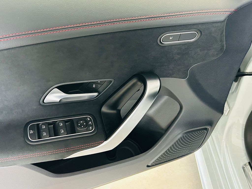 Mercedes-Benz CLA 200 Shooting Brake d AMG Line*PANO*CAM*LED*