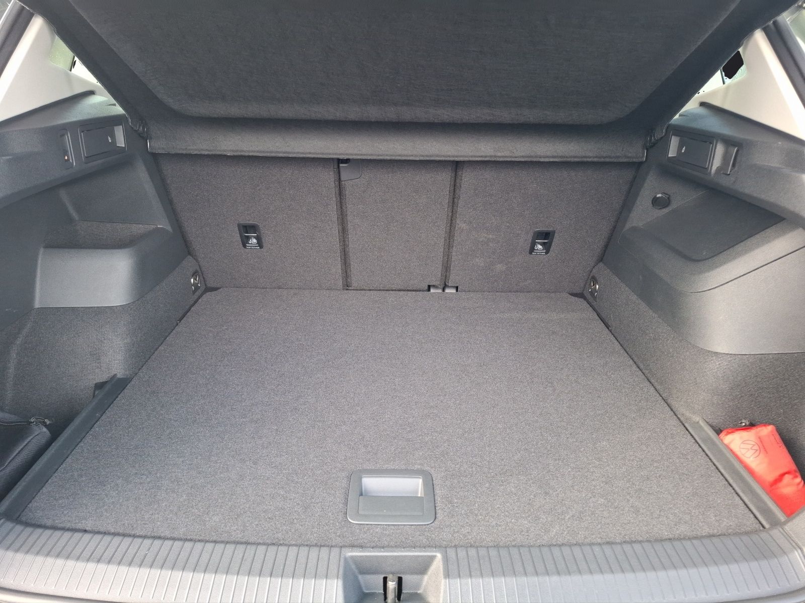 Fahrzeugabbildung Volkswagen Tiguan eTSI Life DSG Standhzg. LED AHK Navi AID