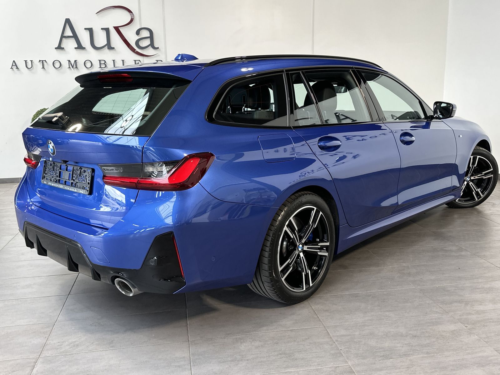 Fahrzeugabbildung BMW 330d Touring M-Sport NAV+LED+ACC+HEAD-UP+H&K+AHK