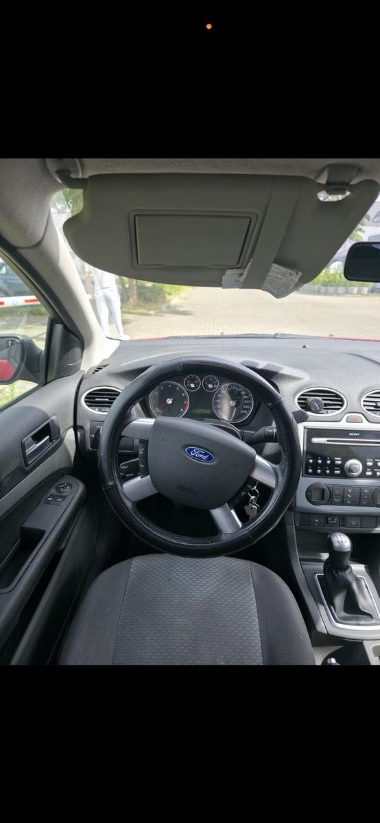 Ford Focus 2006 — interior