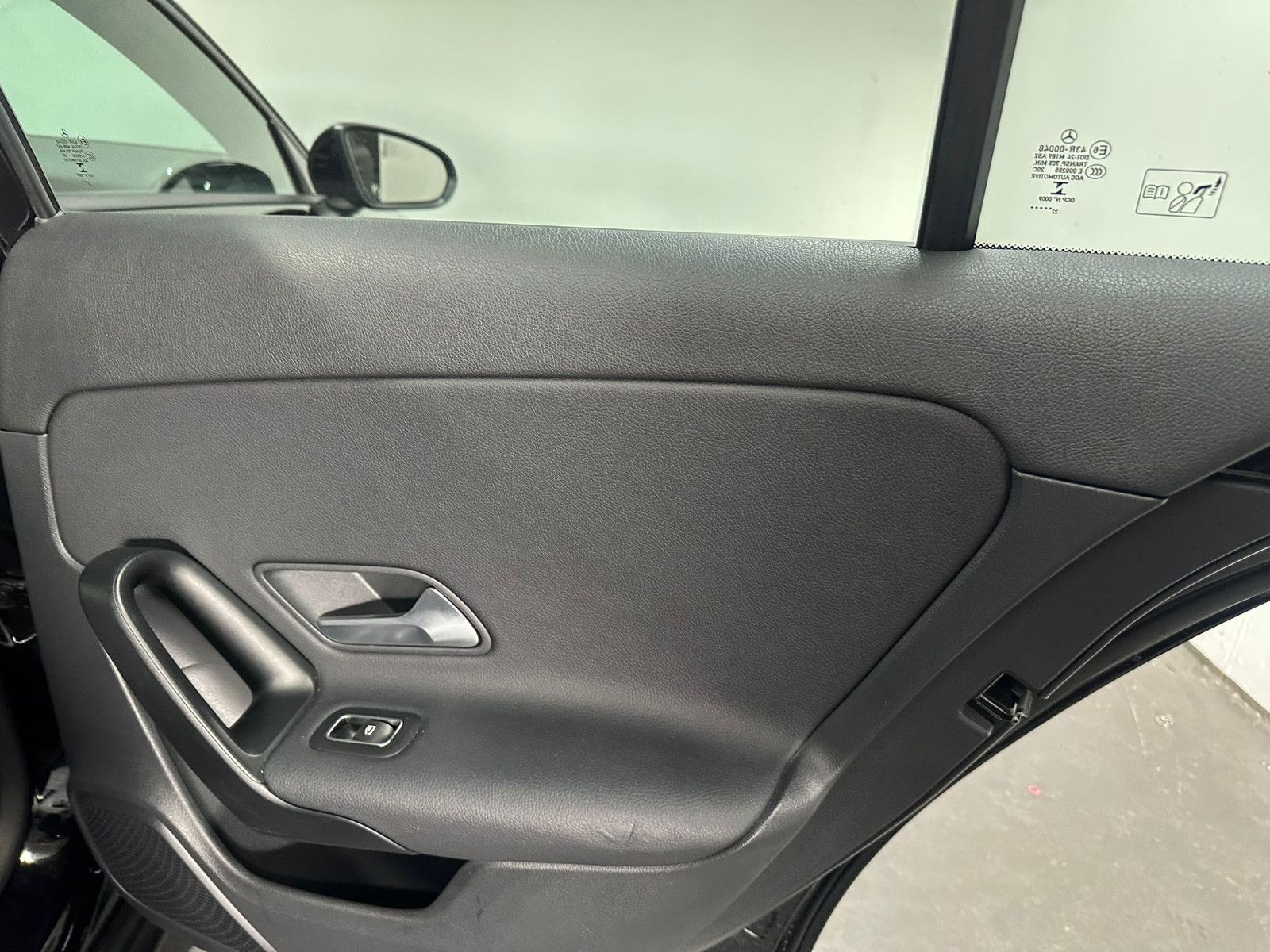 Fahrzeugabbildung Mercedes-Benz A 200 d Limousine *KAMERA*NAVI*CARPLAY*AHK*