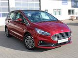 Ford S-MAX TITANIUM 1.HD/7SITZ/PANORA/AHK/360KAM/ACC - gebrauchte Ford Kleinbus