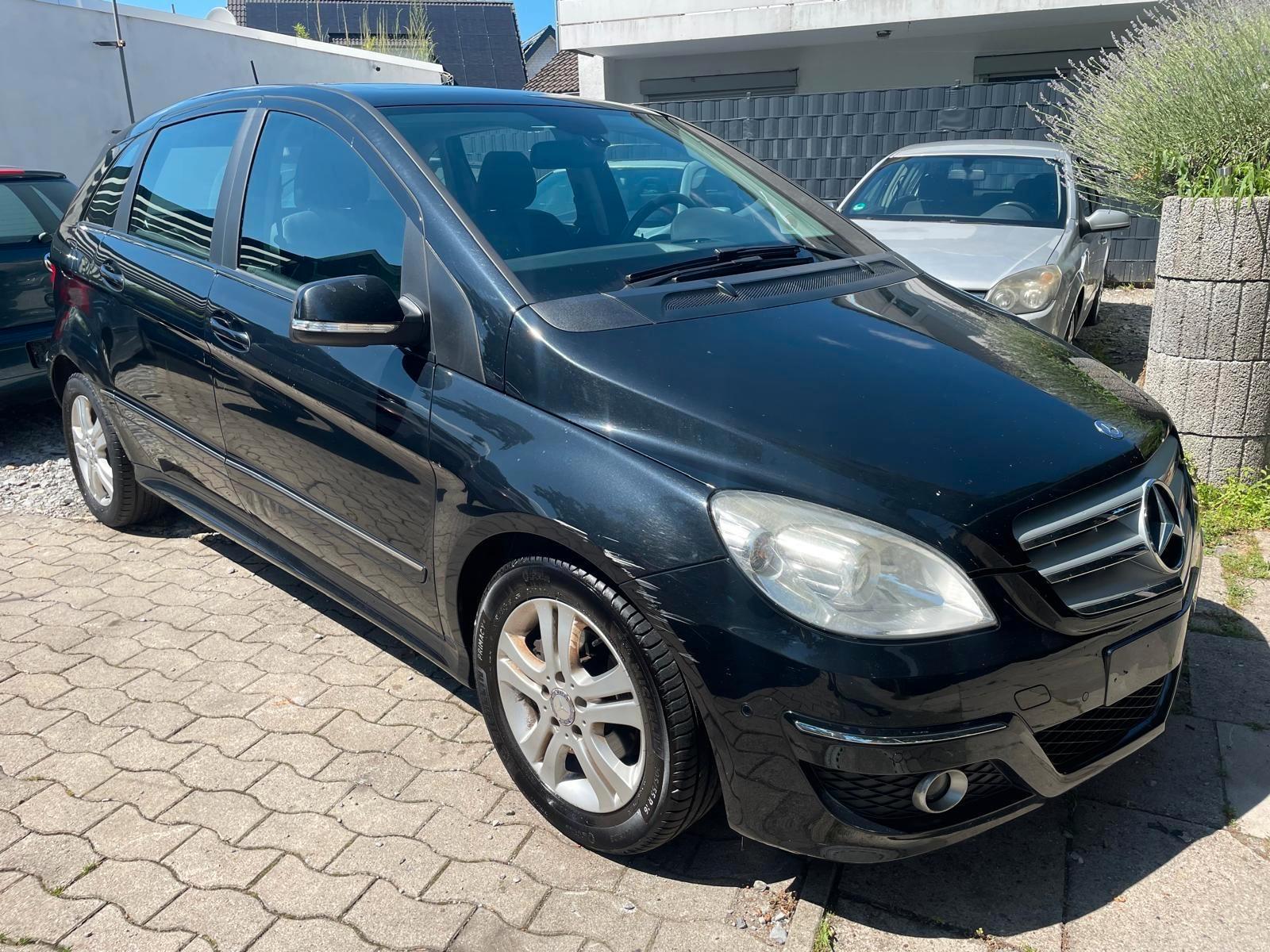 Mercedes-Benz B 180 CDI Automatik,Navi,Leder,PanoDach,SHZ