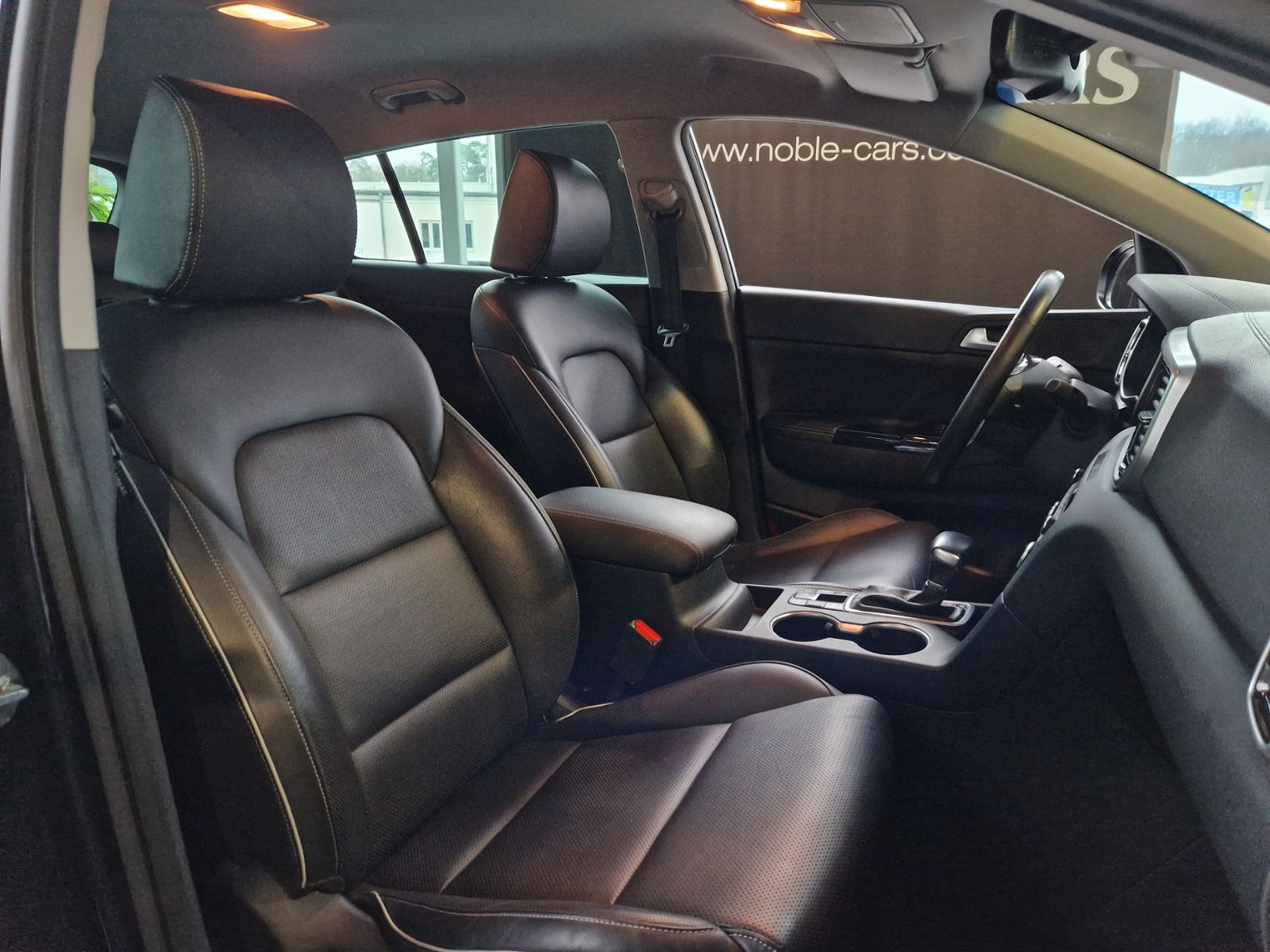 Fahrzeugabbildung Kia Sportage Black Edition 4WD PREMIUM LED NAVI ALU