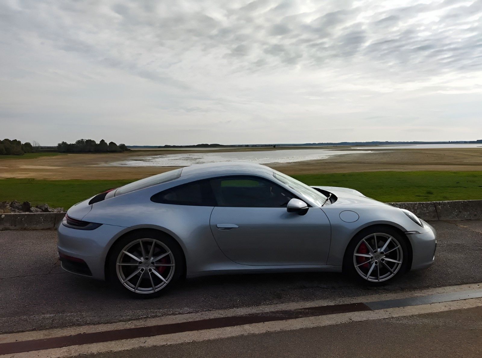 PORSCHE 992 image