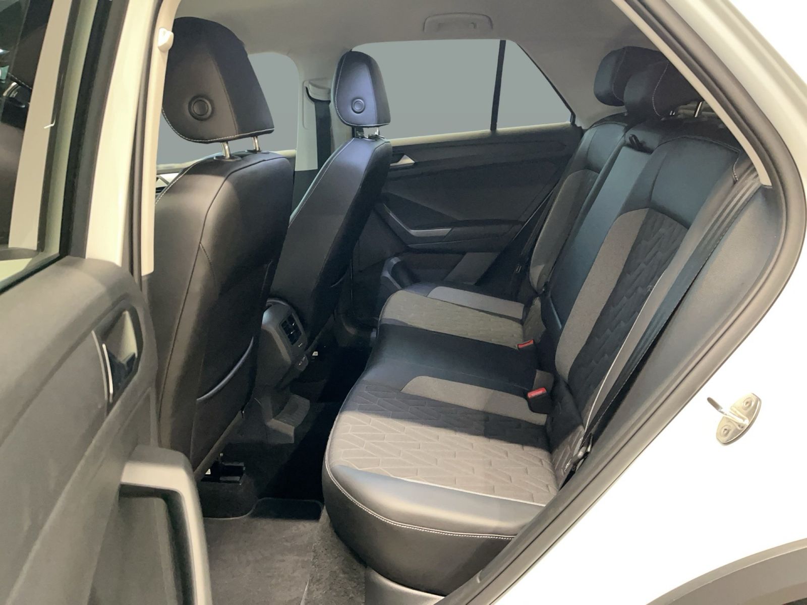 Volkswagen T-Roc - Bild 13