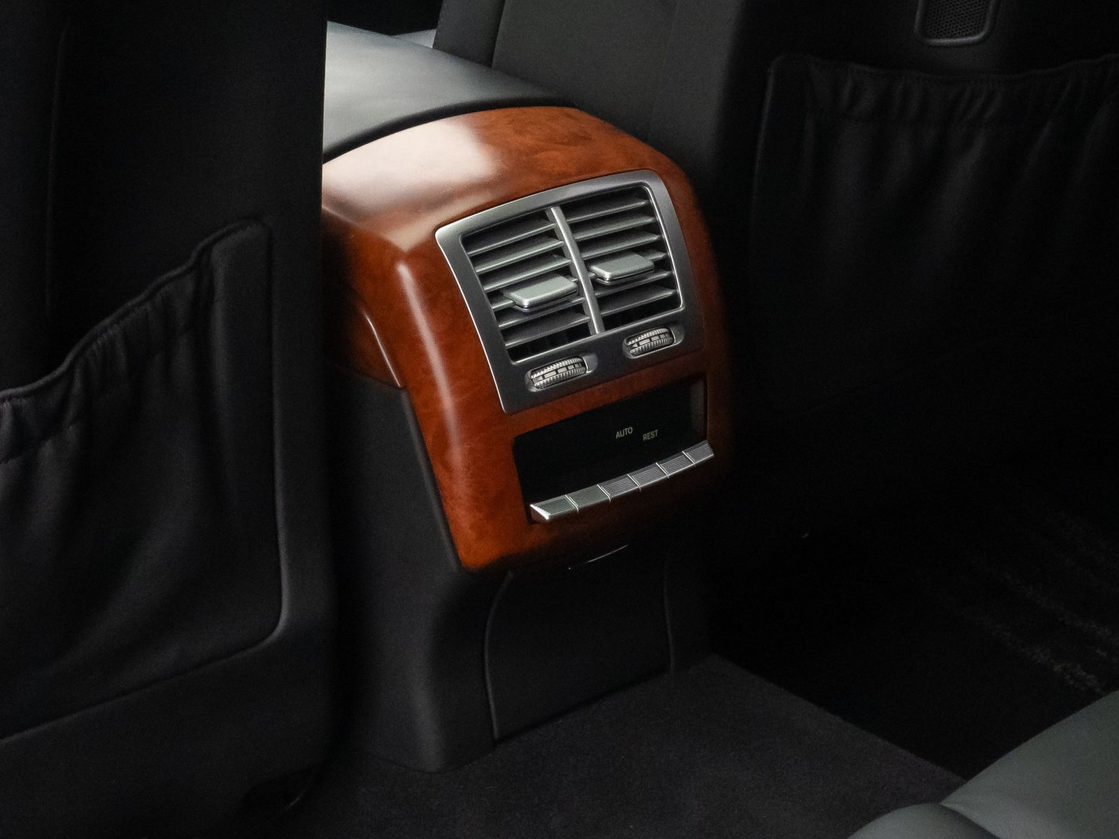 Fahrzeugabbildung Mercedes-Benz S 65 AMG Long Massage BiXenon Kamera GSD 20"Voll