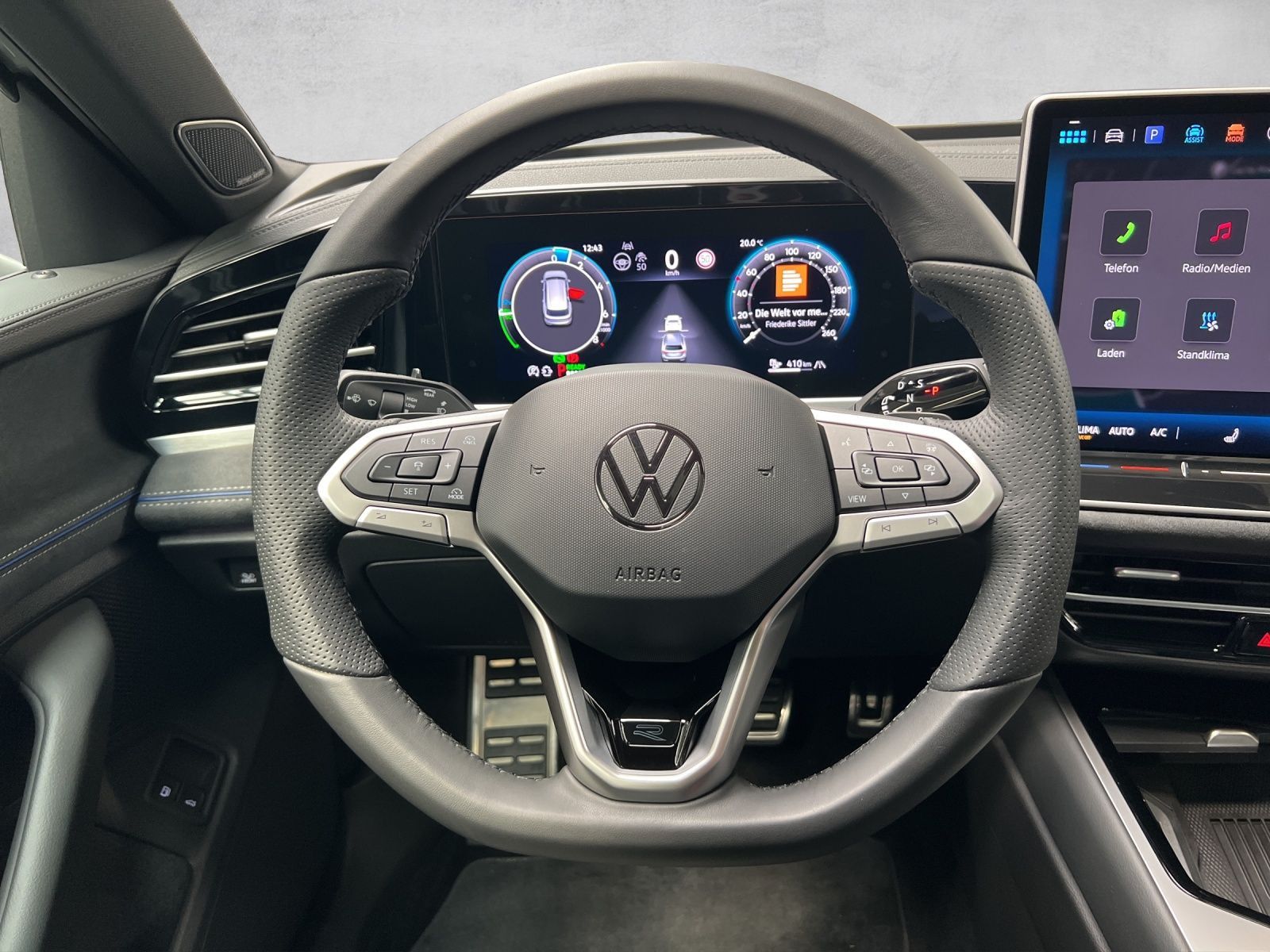 Passat Variant R-Line 1.5 TSI eHybrid AHK*Pano