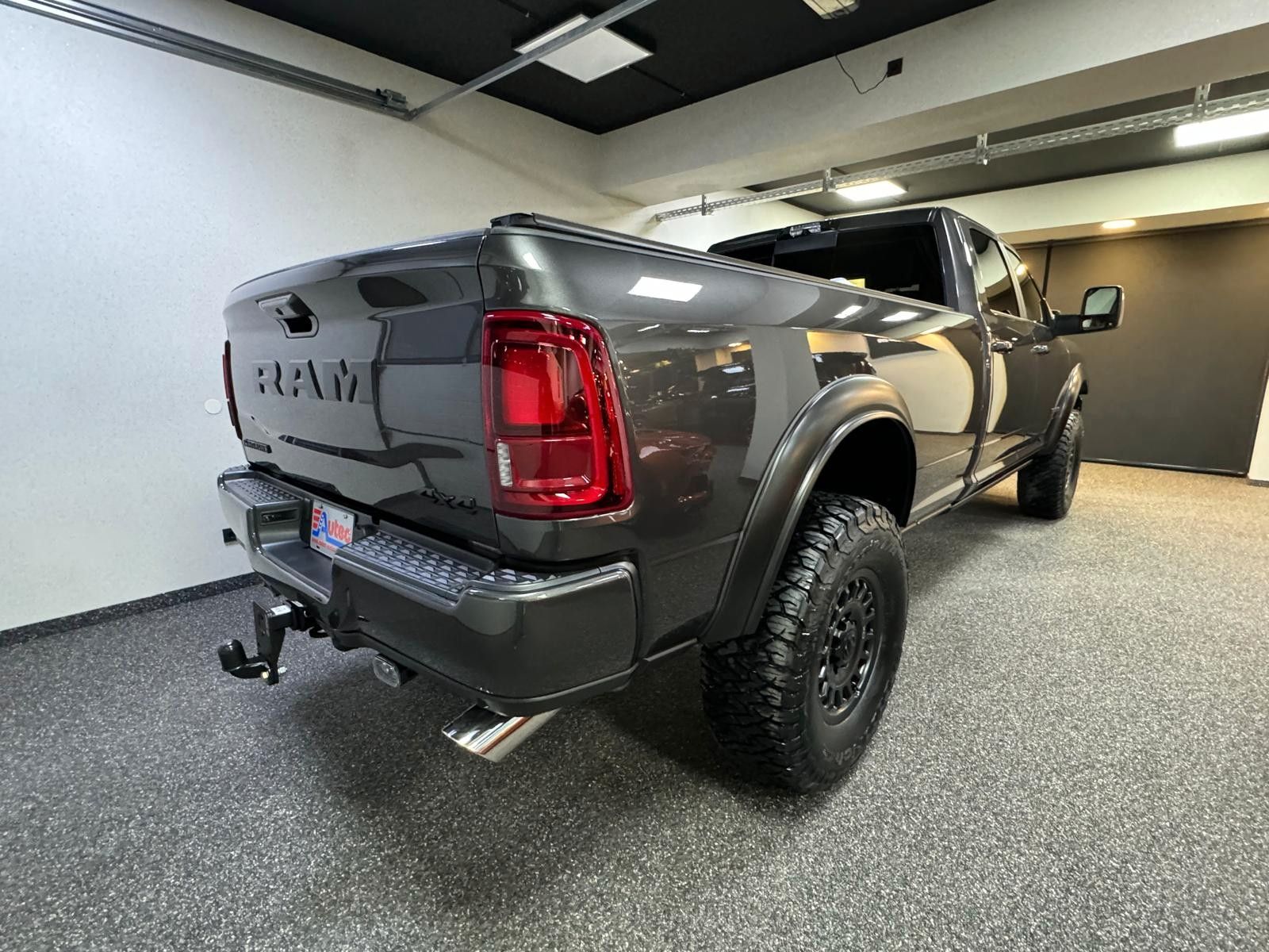 Fahrzeugabbildung Dodge RAM 3500 LARAMIE AEV OFF ROAD 6.4L-V8 37"-LONG